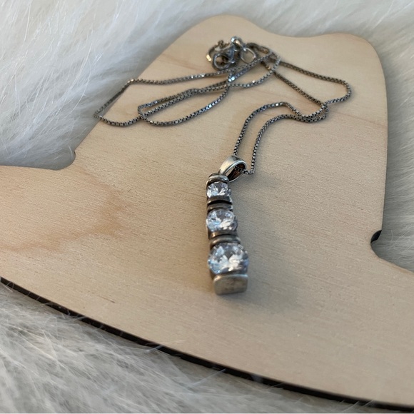 Sterling Silver And CZ Pendant Necklace 18” Chain Glamorous - Picture 5 of 5